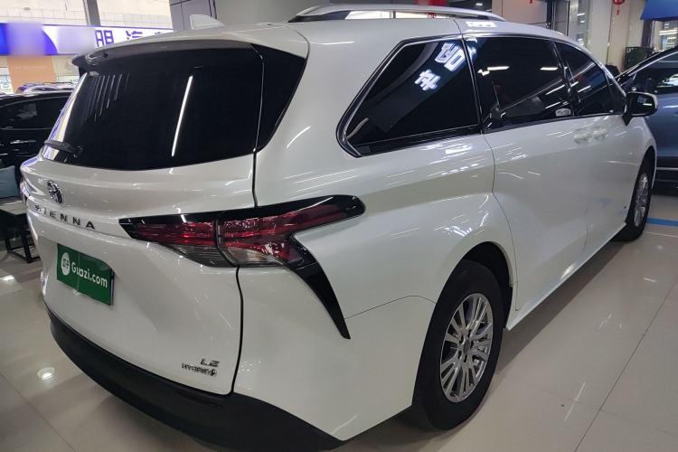 Used Toyota SIENNA 2023 2.5L Hybrid Comfort Edition Rear Right 45 Deg