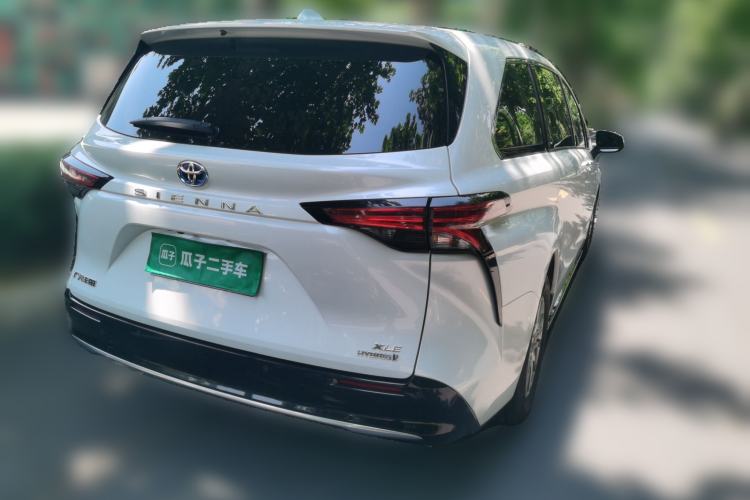 Used Toyota SIENNA 2023 2.5L Hybrid Luxury Edition Rear Right 45 Deg