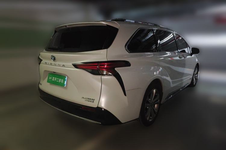 Used Toyota SIENNA 2023 2.5L Hybrid Platinum Edition Rear Right 45 Deg