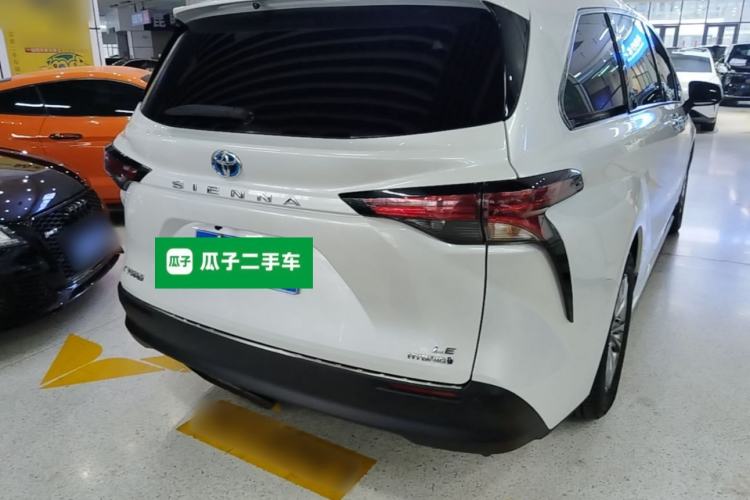 Used Toyota SIENNA 2023 2.5L Hybrid Comfort Edition Rear Right 45 Deg