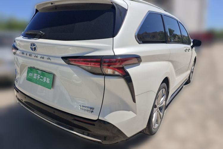 Used Toyota SIENNA 2023 2.5L Hybrid Deluxe Edition Rear Right 45 Deg