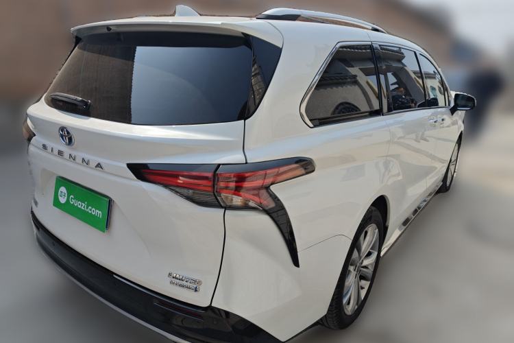 Used Toyota SIENNA 2023 2.5L Hybrid Deluxe Edition Rear Right 45 Deg