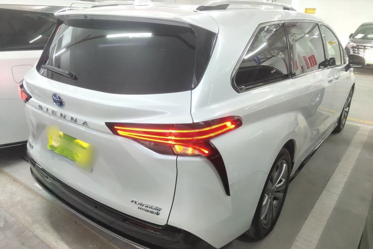Used Toyota SIENNA 2023 2.5L Hybrid Platinum Edition Rear Right 45 Deg