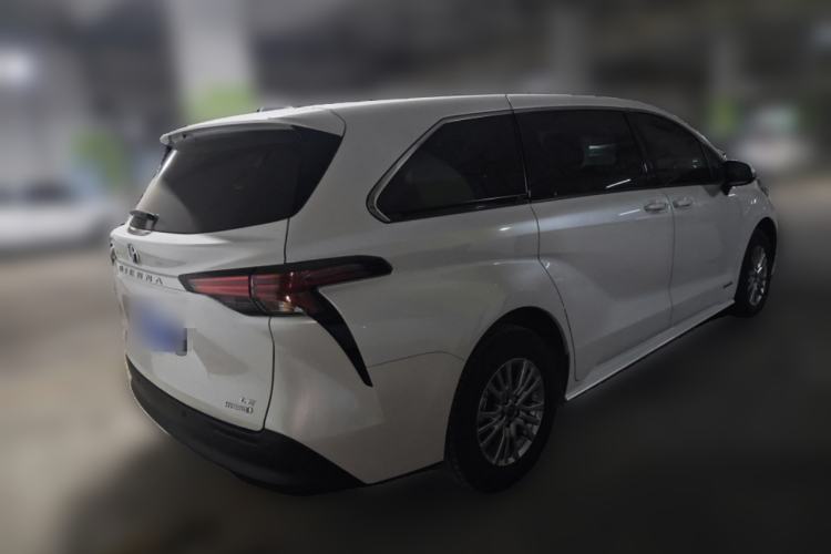 Used Toyota SIENNA 2023 2.5L Hybrid Comfort Edition Rear Right 45 Deg