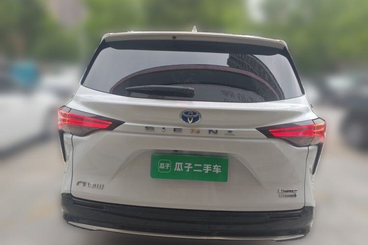 Used Toyota SIENNA 2023 2.5L Hybrid Deluxe Edition Rear
