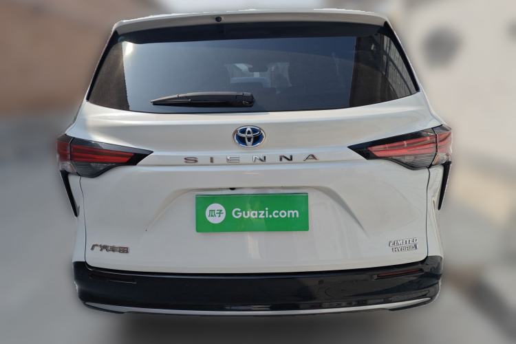 Used Toyota SIENNA 2023 2.5L Hybrid Deluxe Edition Rear