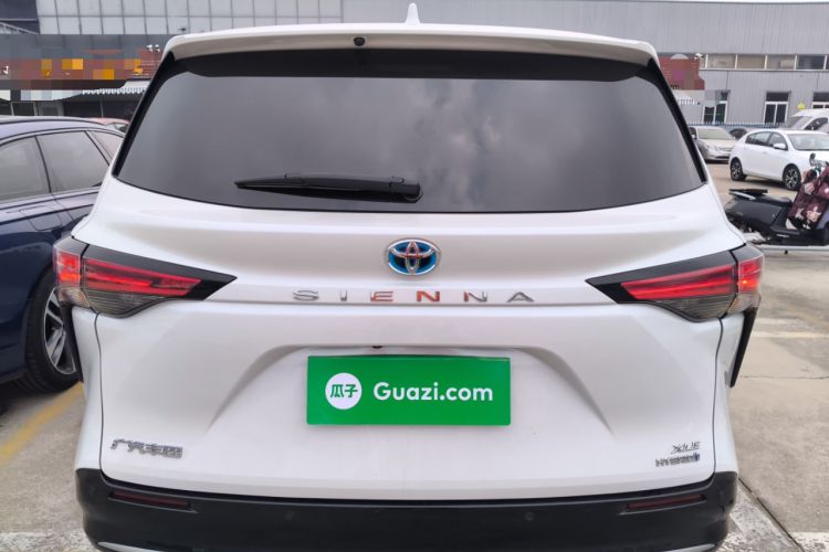 Used Toyota SIENNA 2023 2.5L Hybrid Luxury Edition Rear