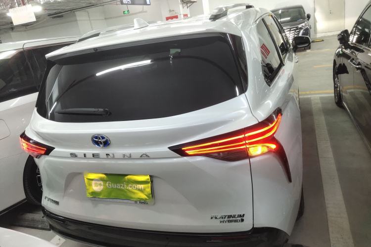 Used Toyota SIENNA 2023 2.5L Hybrid Platinum Edition Rear