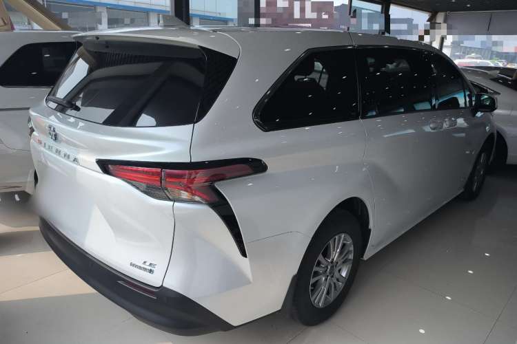 Used Toyota SIENNA 2023 2.5L Hybrid Comfort Edition Rear