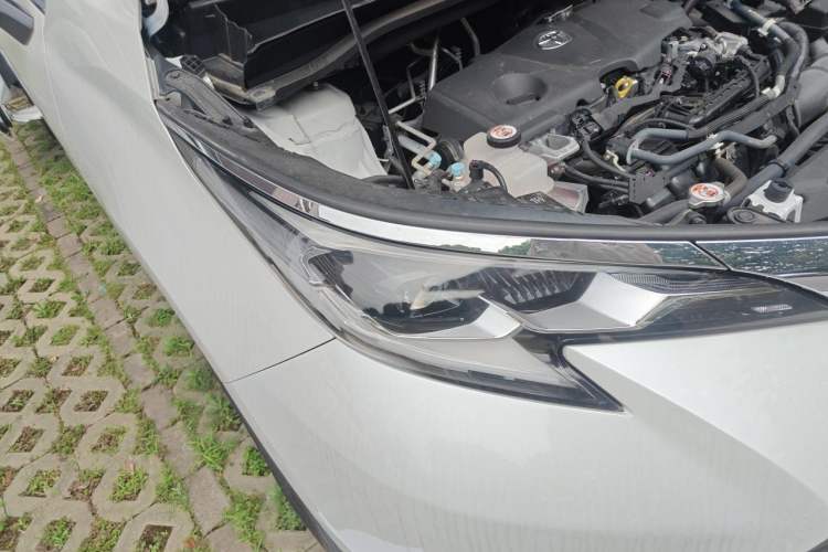 Used Toyota SIENNA 2023 2.5L Hybrid Comfort Edition Right Front Headlight
