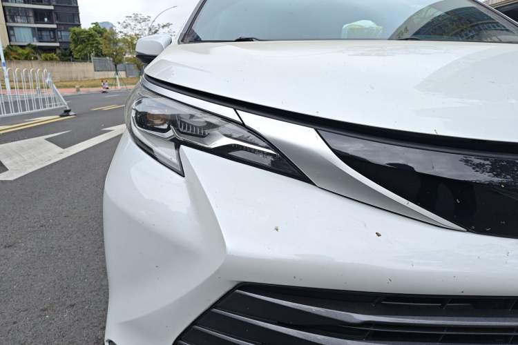 Used Toyota SIENNA 2023 2.5L Hybrid Ultimate Edition Right Front Headlight