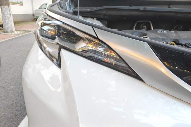 Used Toyota SIENNA 2023 2.5L Hybrid Luxury Edition Right Front Headlight