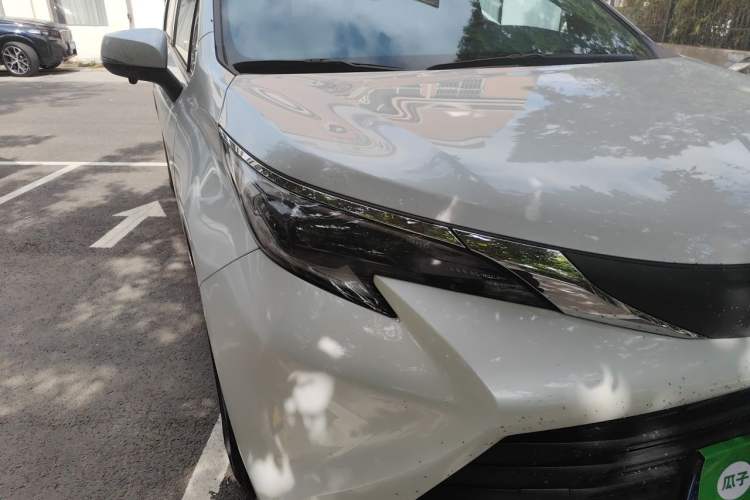 Used Toyota SIENNA 2023 2.5L Hybrid Comfort Edition Right Front Headlight