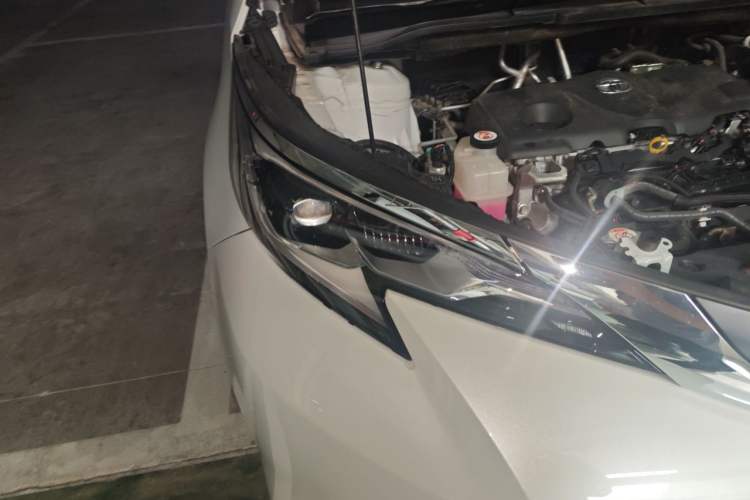 Used Toyota SIENNA 2023 2.5L Hybrid Comfort Edition Right Front Headlight