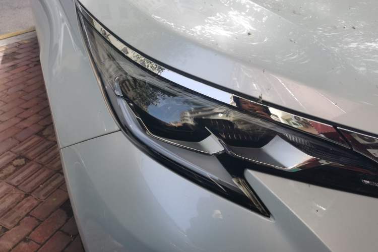 Used Toyota SIENNA 2023 2.5L Hybrid Comfort Edition Right Front Headlight