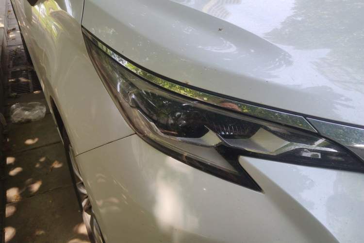 Used Toyota SIENNA 2023 2.5L Hybrid Comfort Edition Right Front Headlight