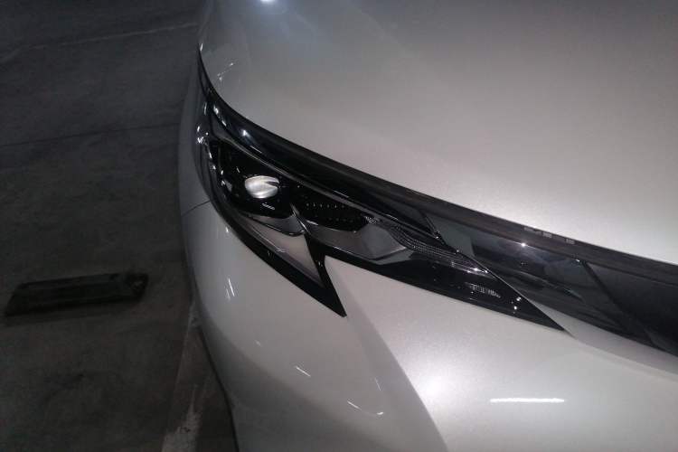 Used Toyota SIENNA 2023 2.5L Hybrid Comfort Edition Right Front Headlight