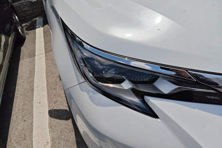 Used Toyota SIENNA 2023 2.5L Hybrid Comfort Edition Right Front Headlight