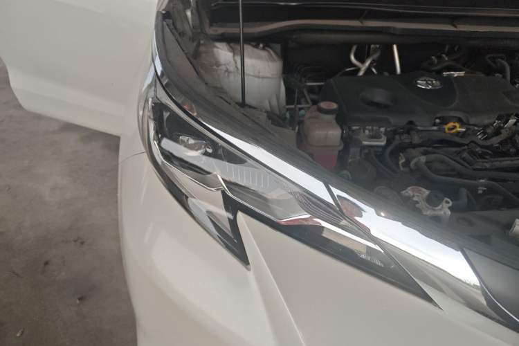 Used Toyota SIENNA 2023 2.5L Hybrid Comfort Edition Right Front Headlight