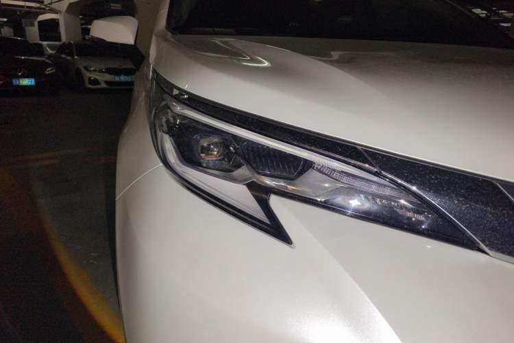 Used Toyota SIENNA 2023 2.5L Hybrid Comfort Edition Right Front Headlight