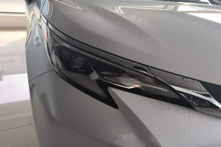 Used Toyota SIENNA 2023 2.5L Hybrid Comfort Edition Right Front Headlight