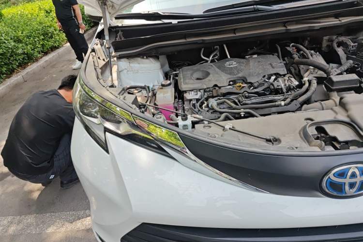 Used Toyota SIENNA 2023 2.5L Hybrid Comfort Edition Right Front Headlight
