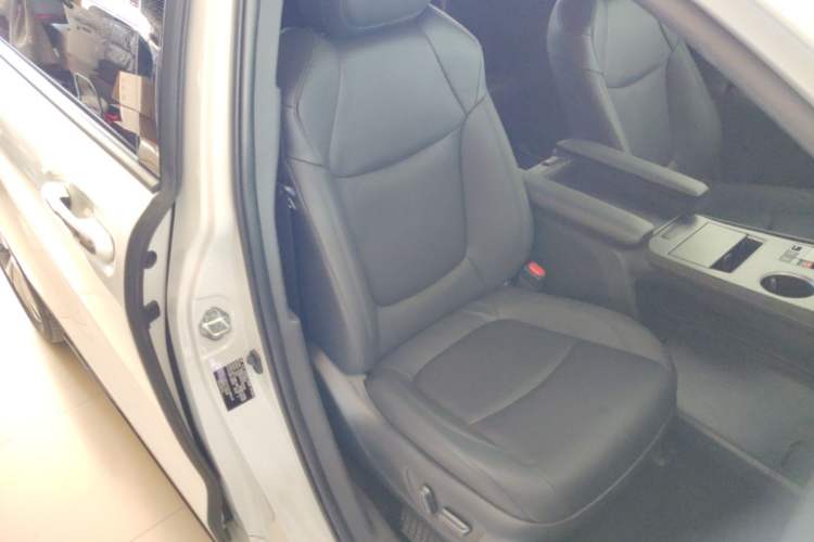 Used Toyota SIENNA 2023 2.5L Hybrid Deluxe Edition Right Front Seat