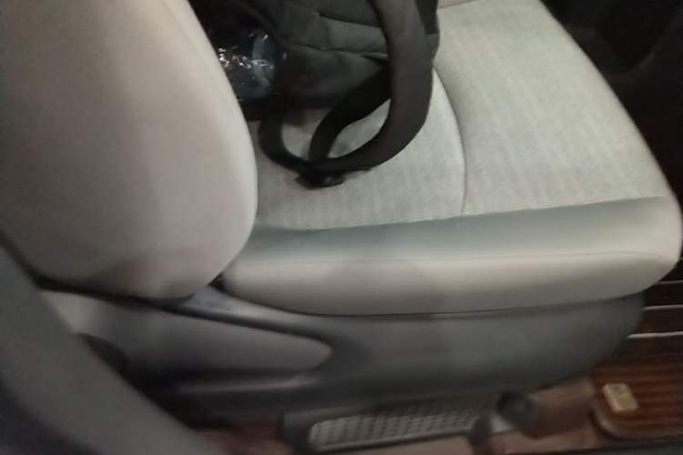 Used Toyota SIENNA 2023 2.5L Hybrid Comfort Edition Right Front Seat