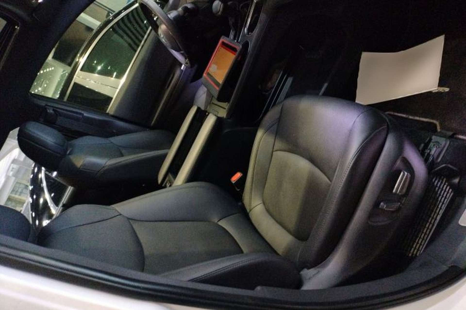 Used Toyota SIENNA 2023 2.5L Hybrid Deluxe Edition Right Front Seat