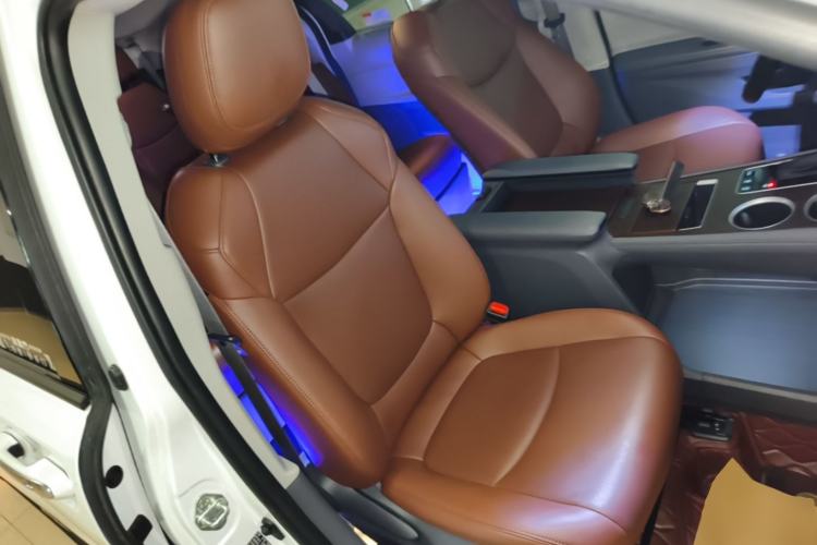 Used Toyota SIENNA 2023 2.5L Hybrid Comfort Edition Right Front Seat