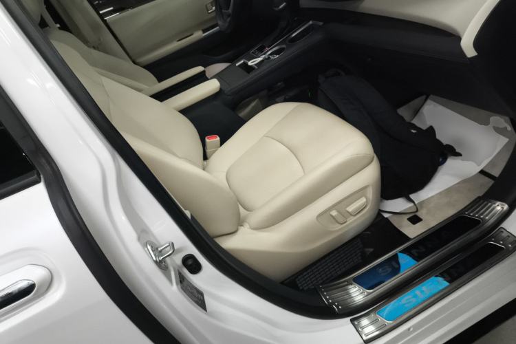 Used Toyota SIENNA 2023 2.5L Hybrid Luxury Edition Right Front Seat
