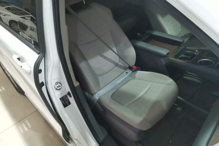 Used Toyota SIENNA 2023 2.5L Hybrid Comfort Edition Right Front Seat