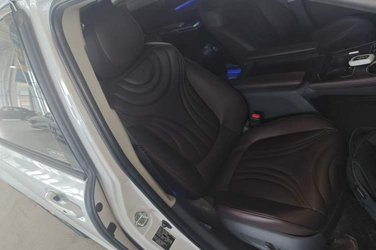 Used Toyota SIENNA 2023 2.5L Hybrid Comfort Edition Right Front Seat