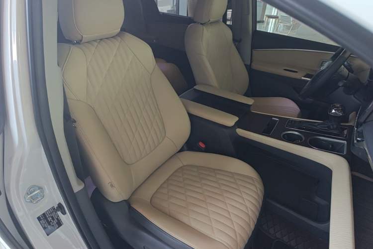 Used Toyota SIENNA 2023 2.5L Hybrid Comfort Edition Right Front Seat