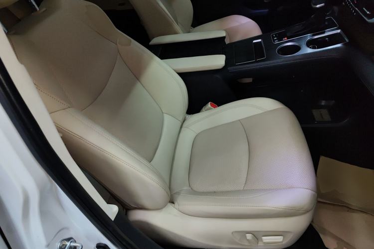 Used Toyota SIENNA 2023 2.5L Hybrid Ultimate Edition Right Front Seat