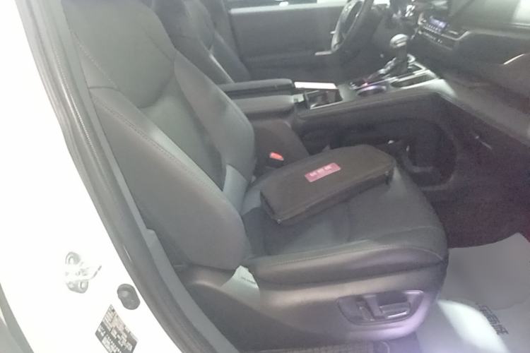Used Toyota SIENNA 2023 2.5L Hybrid Deluxe Edition Right Front Seat