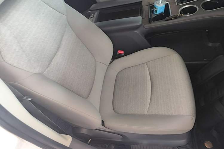 Used Toyota SIENNA 2023 2.5L Hybrid Comfort Edition Right Front Seat