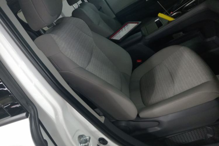 Used Toyota SIENNA 2023 2.5L Hybrid Comfort Edition Right Front Seat