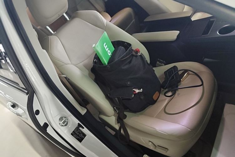 Used Toyota SIENNA 2023 2.5L Hybrid Luxury Edition Right Front Seat