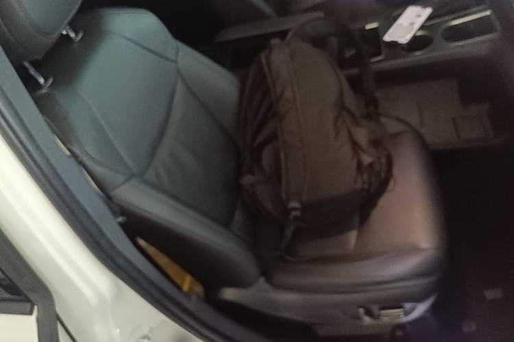 Used Toyota SIENNA 2023 2.5L Hybrid Deluxe Edition Right Front Seat