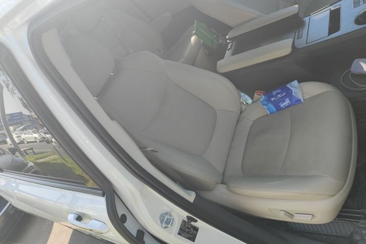 Used Toyota SIENNA 2023 2.5L Hybrid Deluxe Edition Right Front Seat