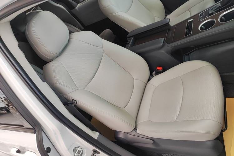 Used Toyota SIENNA 2023 2.5L Hybrid Comfort Edition Right Front Seat