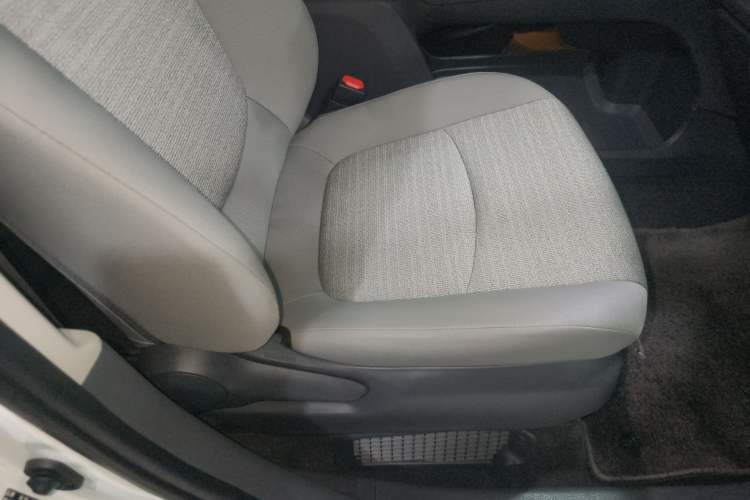 Used Toyota SIENNA 2023 2.5L Hybrid Comfort Edition Right Front Seat