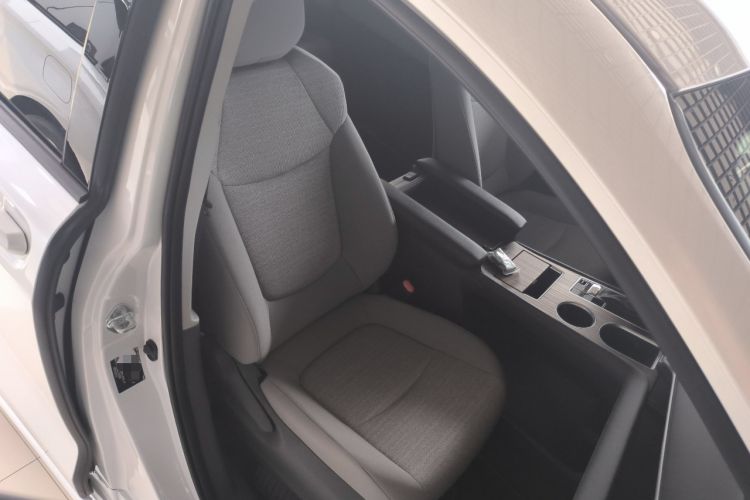Used Toyota SIENNA 2023 2.5L Hybrid Comfort Edition Right Front Seat