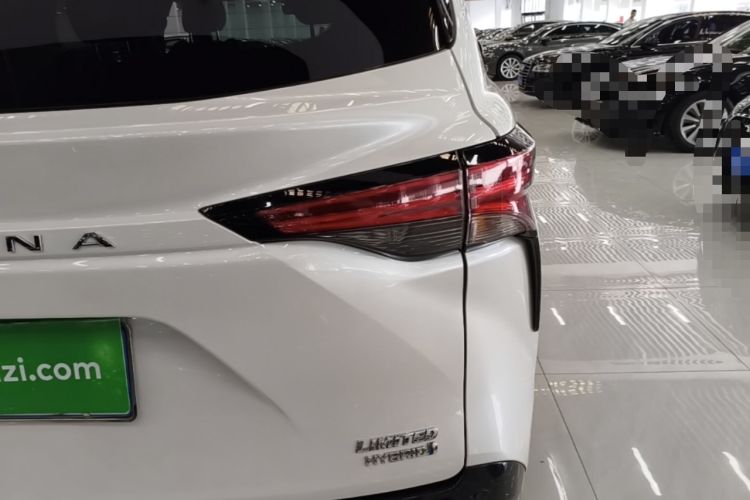 Used Toyota SIENNA 2023 2.5L Hybrid Deluxe Edition Right Rear Taillight