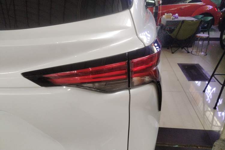 Used Toyota SIENNA 2023 2.5L Hybrid Deluxe Edition Right Rear Taillight