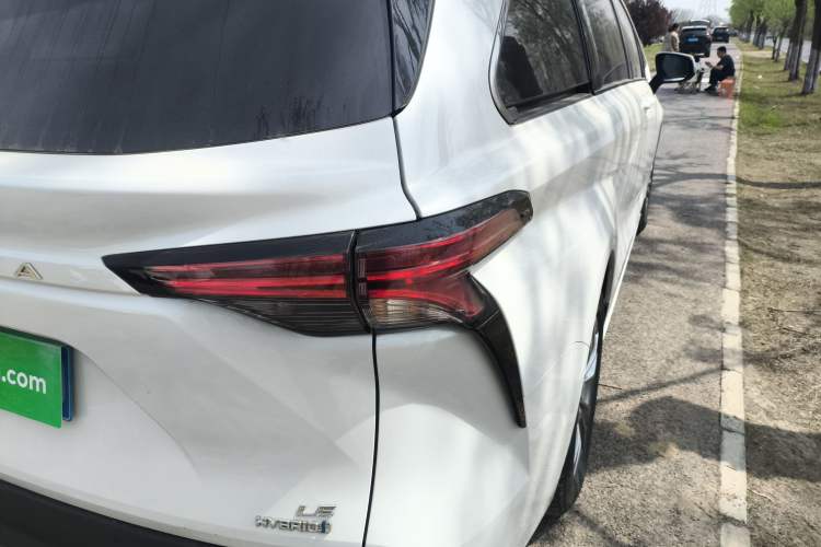 Used Toyota SIENNA 2023 2.5L Hybrid Comfort Edition Right Rear Taillight