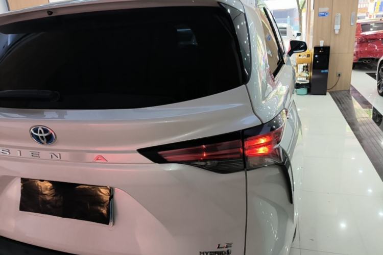 Used Toyota SIENNA 2023 2.5L Hybrid Comfort Edition Right Rear Taillight