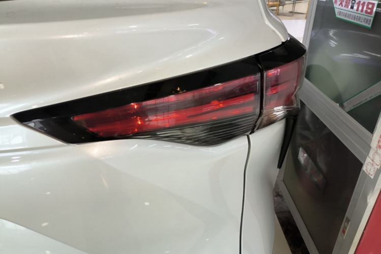 Used Toyota SIENNA 2023 2.5L Hybrid Comfort Edition Right Rear Taillight