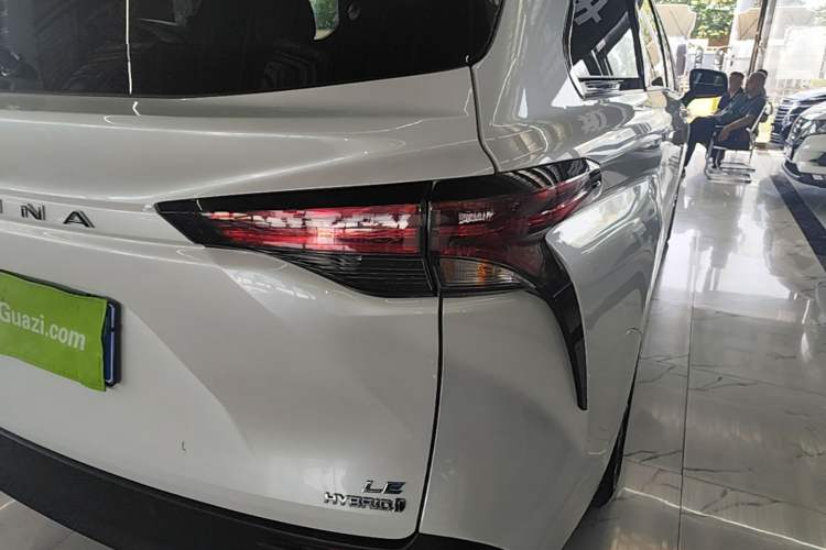 Used Toyota SIENNA 2023 2.5L Hybrid Comfort Edition Right Rear Taillight